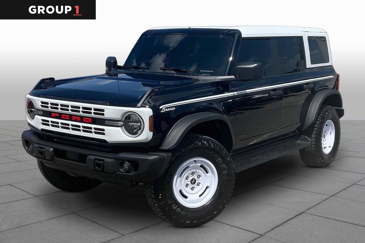 Certified 2026 Ford Bronco Heritage Edition AWD/4WD image 1