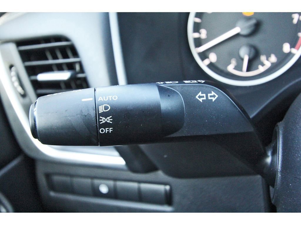 Used 2024 Nissan Rogue SV w/ SV Premium Package image 15