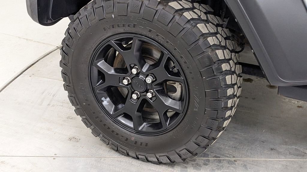 Used 2023 Jeep Wrangler Willys AWD/4WD image 5