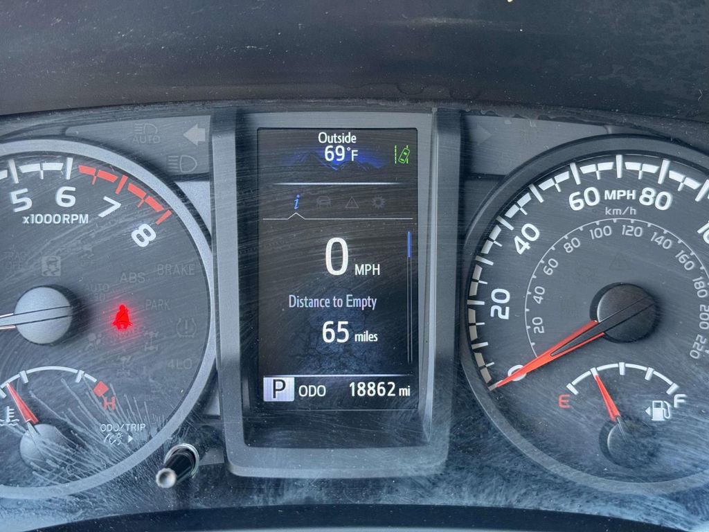 Used 2023 Toyota Tacoma SR AWD/4WD image 12