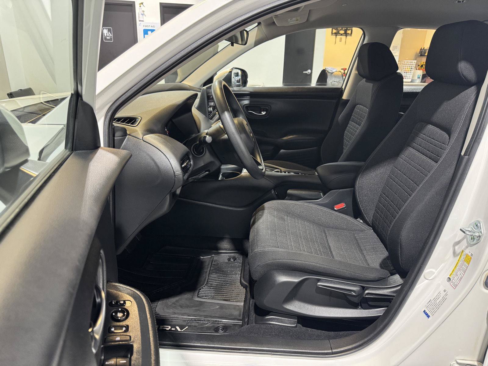 Used 2024 Honda HR-V LX image 17