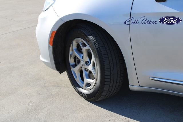 Used 2023 Chrysler Pacifica Limited image 9