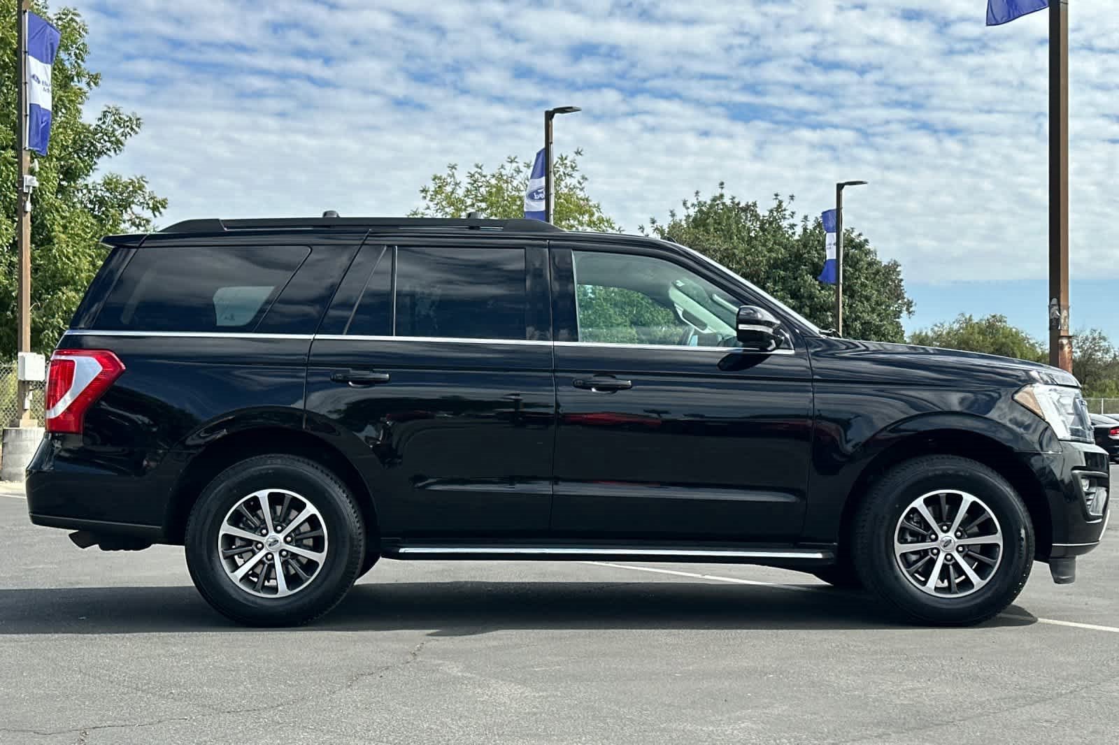 Certified 2020 Ford Expedition XLT w/ Equipment Group 202A image 6