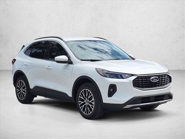 Certified 2025 Ford Escape SE FWD image 3