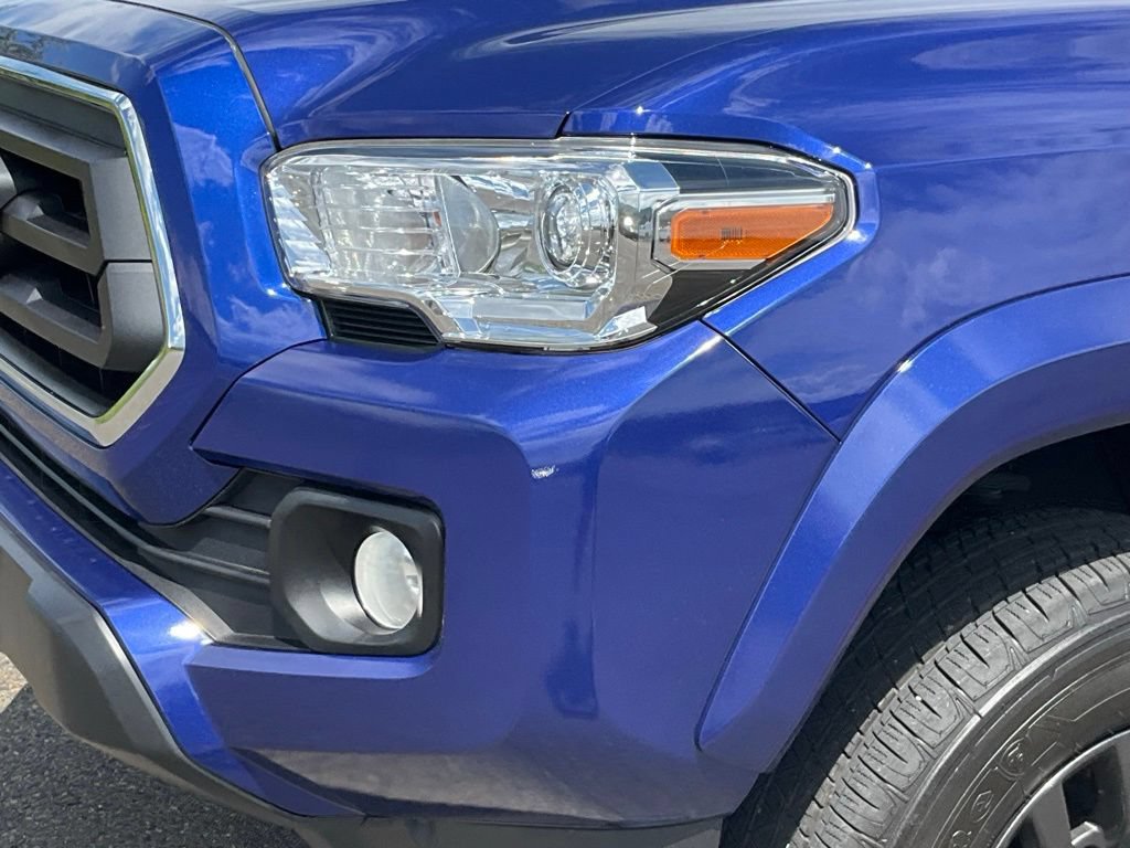 Used 2022 Toyota Tacoma SR5 AWD/4WD image 11