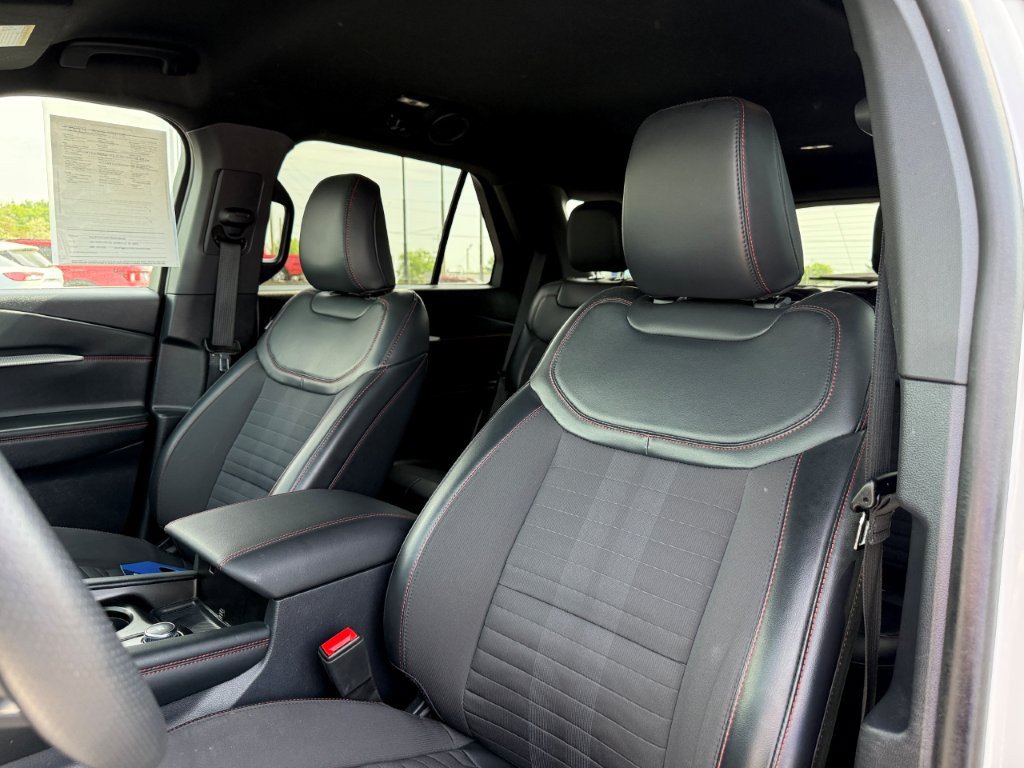Certified 2025 Ford Explorer ST-Line w/ ST-Line Street Pack AWD/4WD image 17