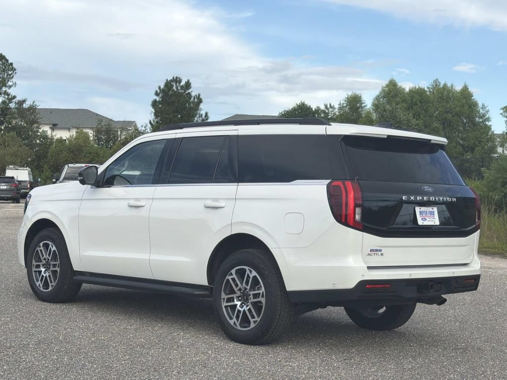 Certified 2025 Ford Expedition Active AWD/4WD image 6
