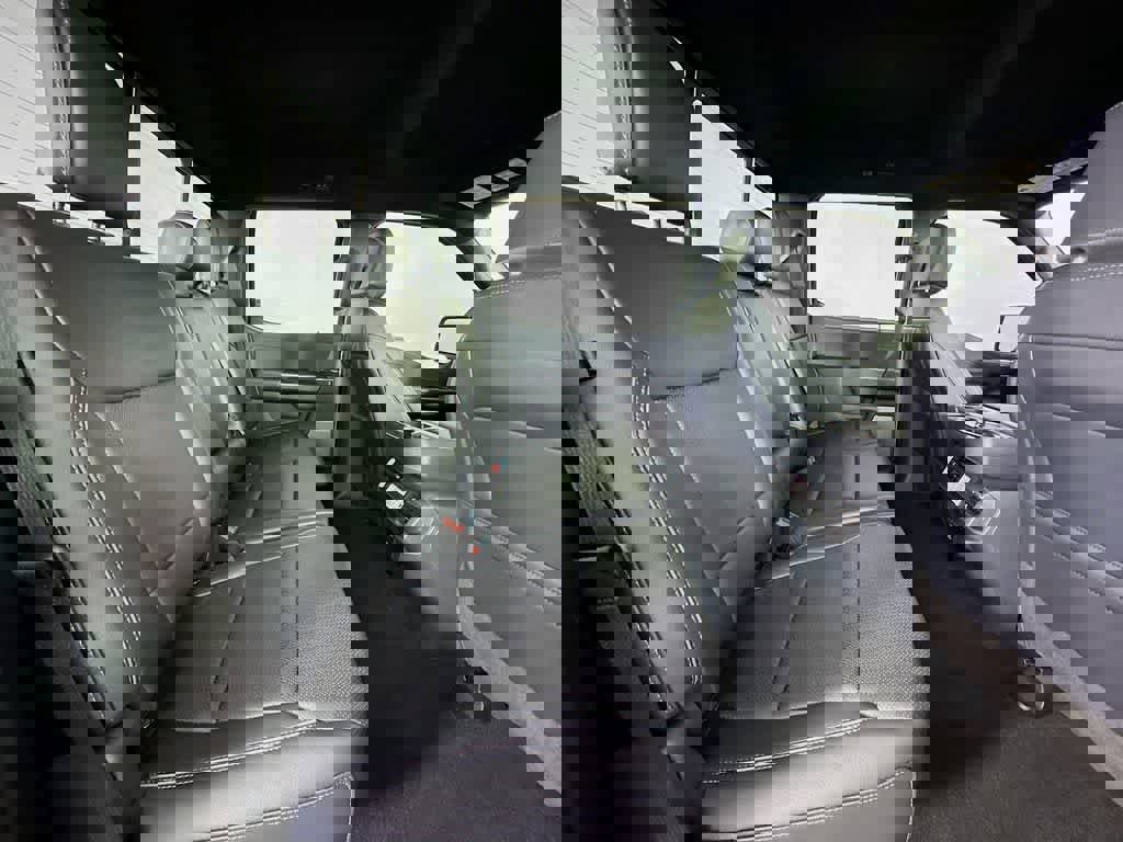 Certified 2025 Ford F150 Lariat w/ Equipment Group 501A Mid image 32