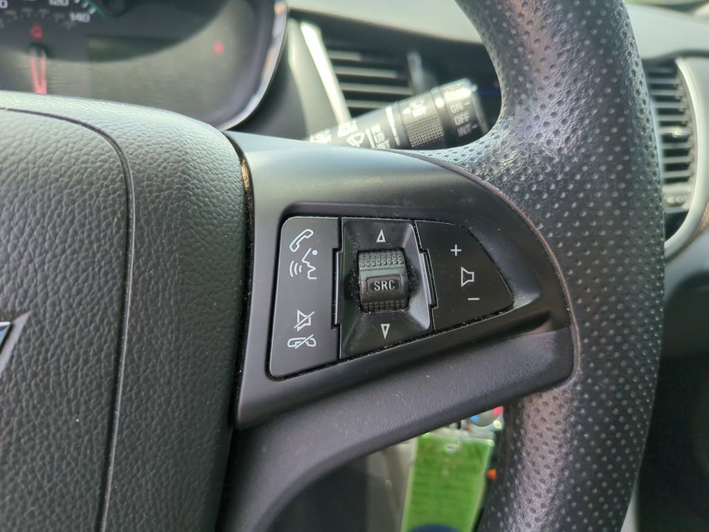Used 2021 Chevrolet Trax LT AWD/4WD image 26
