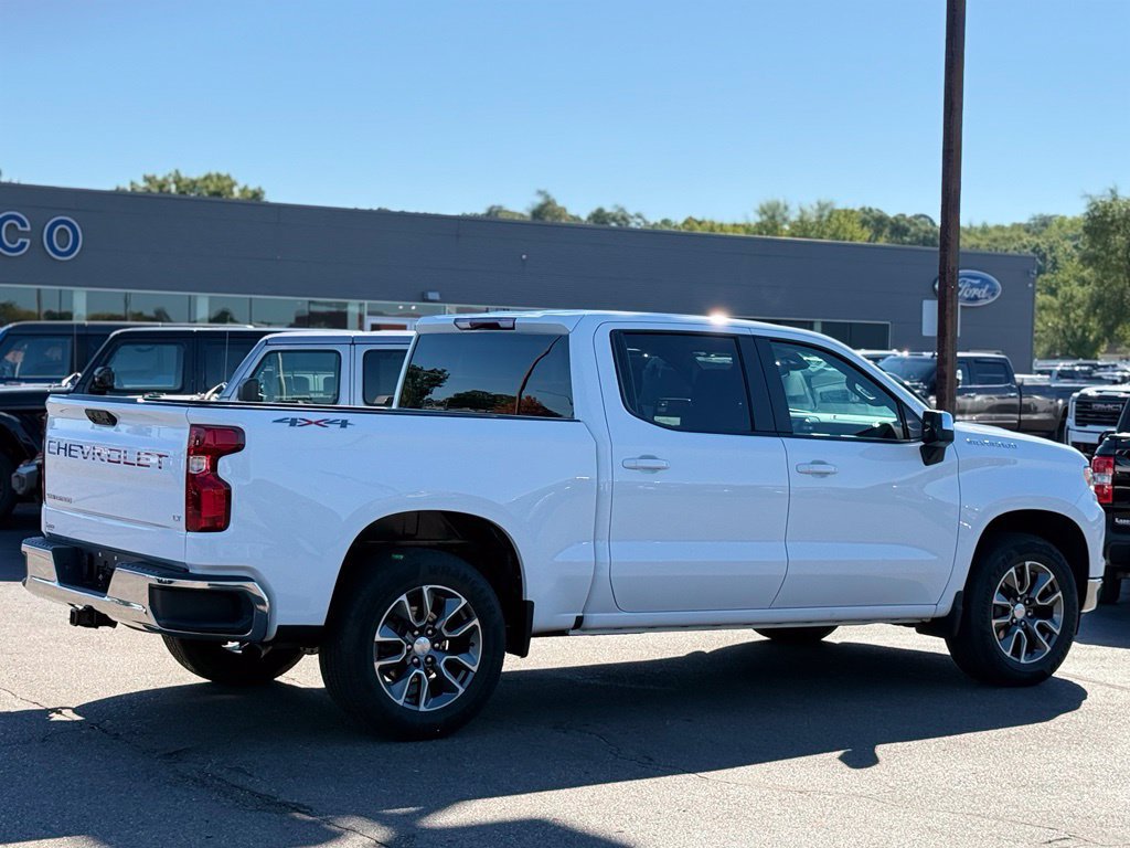 Used 2024 Chevrolet Silverado 1500 LT AWD/4WD image 30