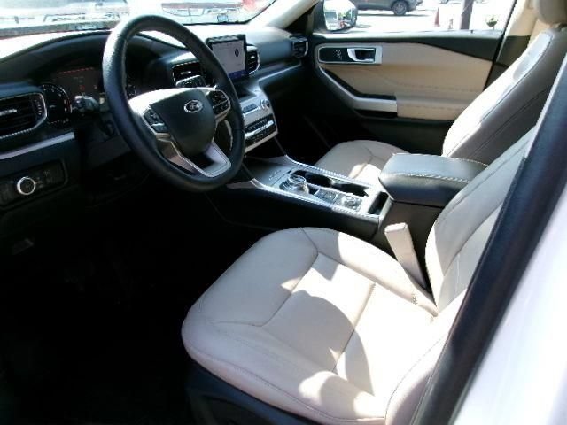 Certified 2023 Ford Explorer XLT w/ Equipment Group 202A AWD/4WD image 8