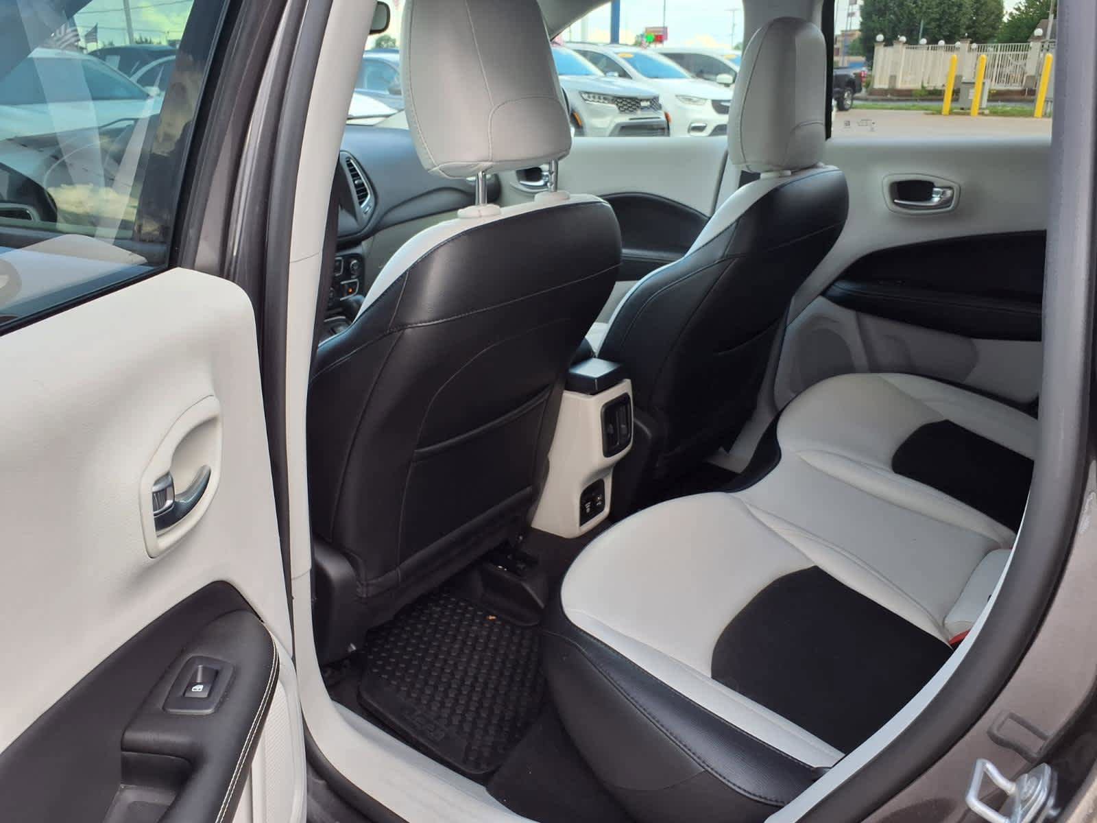 Used 2021 Jeep Compass Latitude w/ Convenience Group FWD image 18