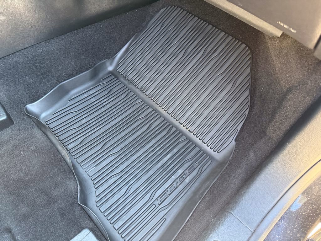 Certified 2019 Ford Edge Titanium w/ Equipment Group 301A image 20