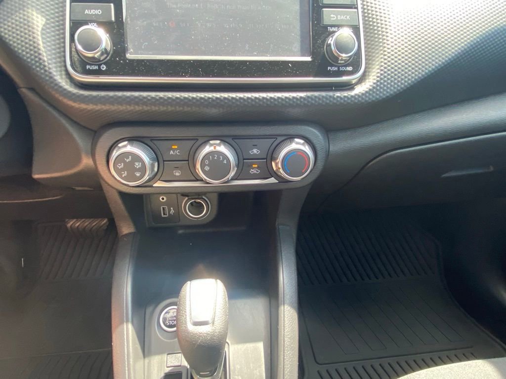 Used 2023 Nissan Kicks S image 17