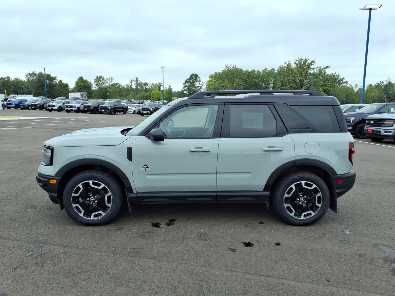 Certified 2023 Ford Bronco Sport Outer Banks w/ Tech Package AWD/4WD image 2