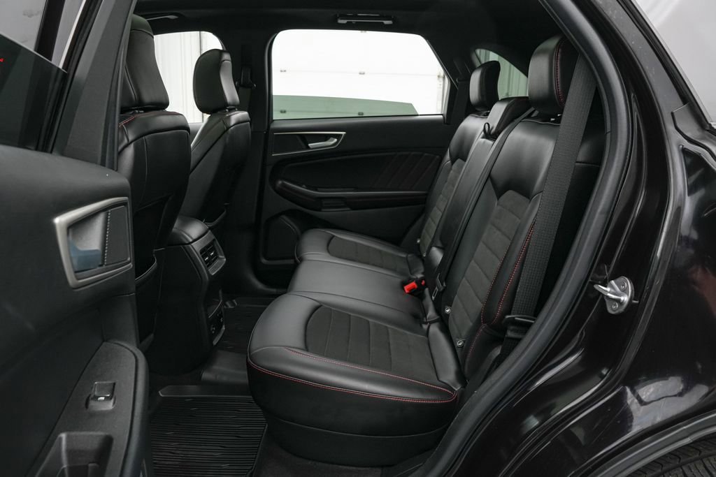 Certified 2022 Ford Edge ST-Line w/ Cargo Accessory Package image 18