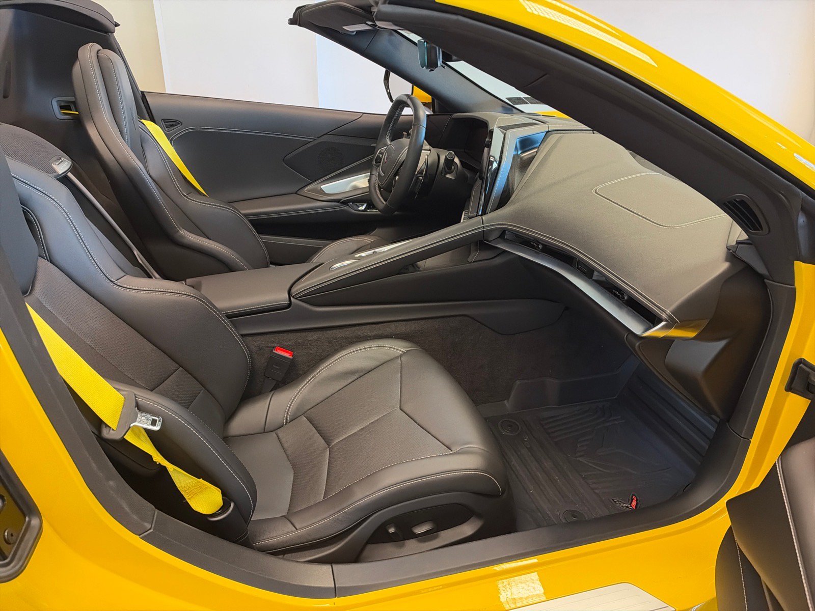 Used 2026 Chevrolet Corvette Stingray Convertible w/ 1LT RWD image 8