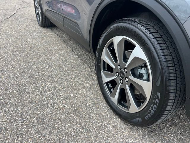 Certified 2024 Ford Escape Platinum w/ Class II Trailer Tow Package AWD/4WD image 28