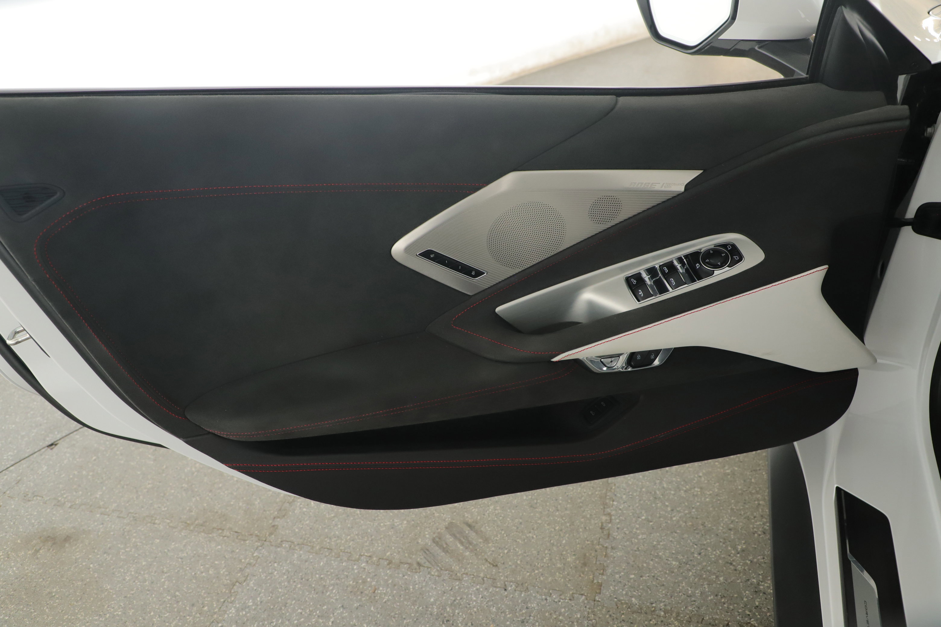 Used 2023 Chevrolet Corvette Stingray Premium Conv w/ Z51 Performance Package image 20