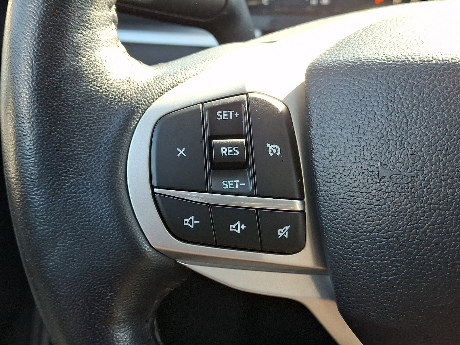 Certified 2022 Ford Explorer XLT w/ Equipment Group 202A image 28