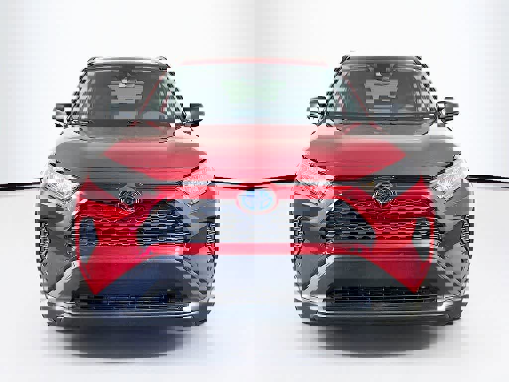 Used 2021 Toyota RAV4 LE image 8