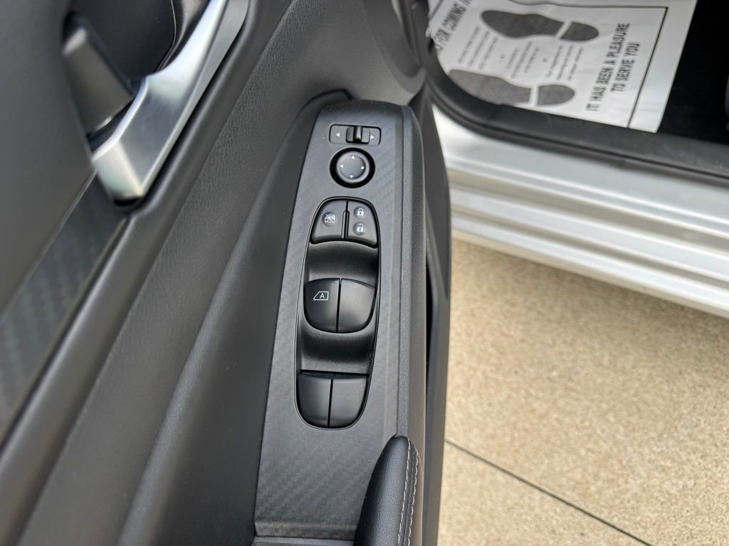 Used 2024 Nissan Altima 2.5 SV FWD image 11