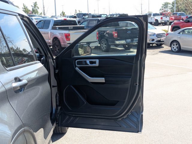 Certified 2023 Ford Explorer XLT w/ Equipment Group 202A AWD/4WD image 36