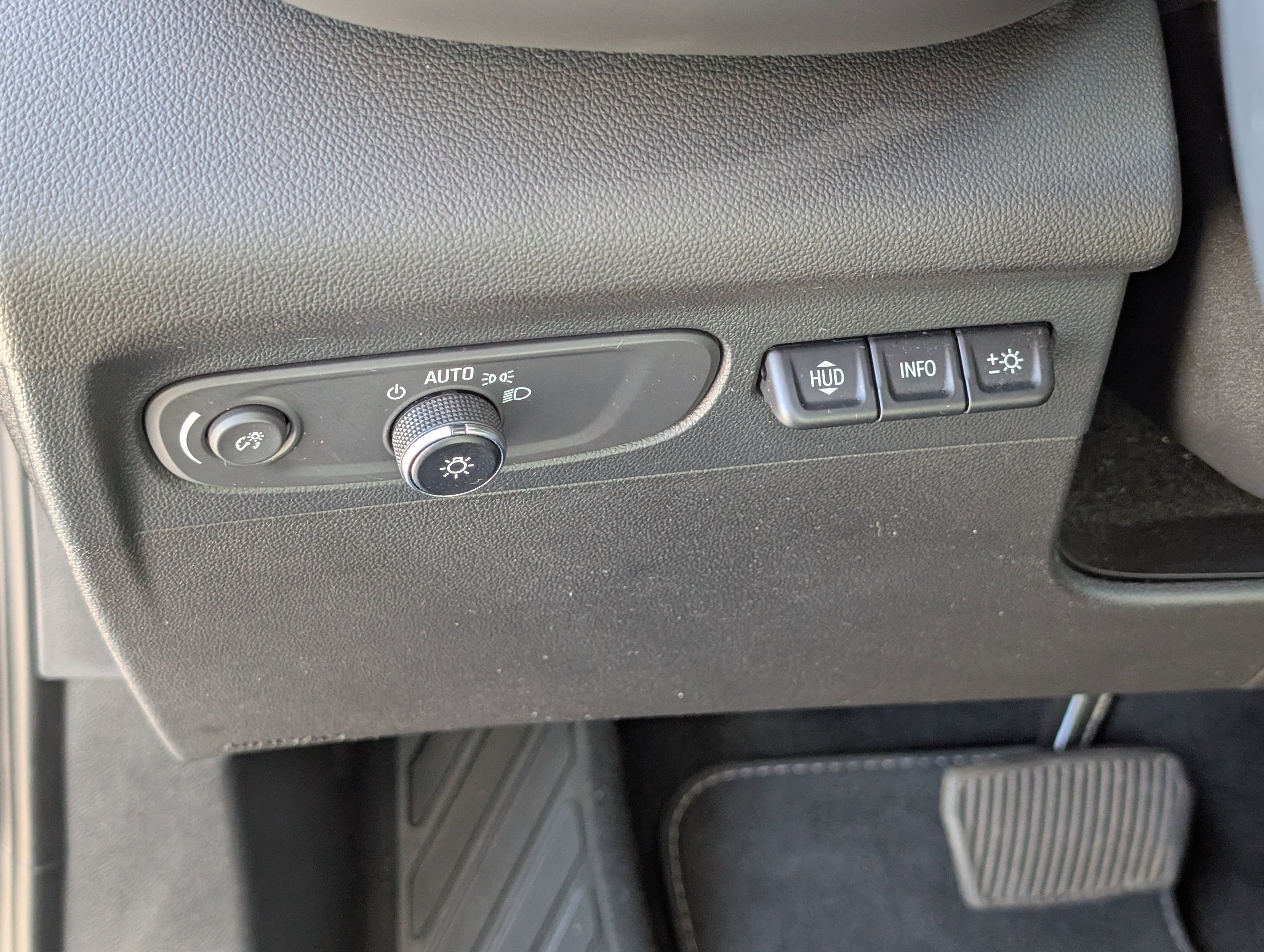 Used 2022 Buick Envision Essence w/ Technology Package I image 22