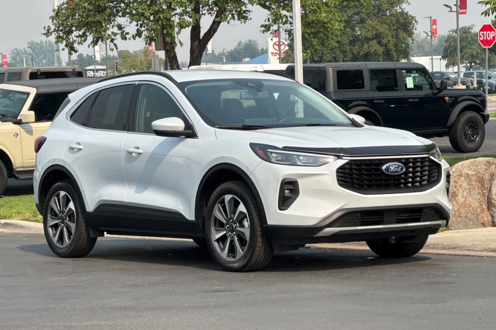 Certified 2025 Ford Escape Platinum AWD/4WD image 9