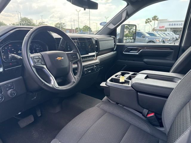 Used 2025 Chevrolet Silverado 2500 LT w/ Convenience Package image 10