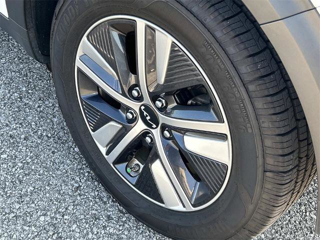 Used 2022 Kia Niro LXS image 12