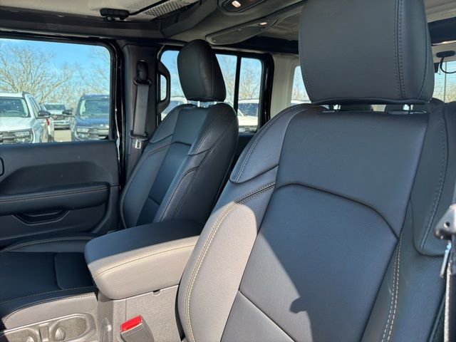 Used 2024 Jeep Wrangler Sahara image 10