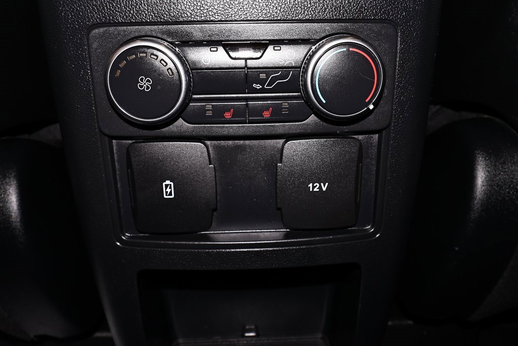 Certified 2020 Ford Explorer XLT w/ Equipment Group 202A image 20