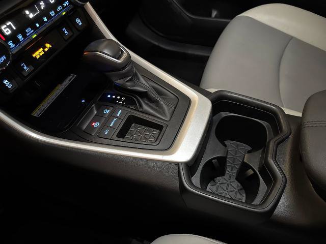 Used 2020 Toyota RAV4 XLE Premium FWD image 30