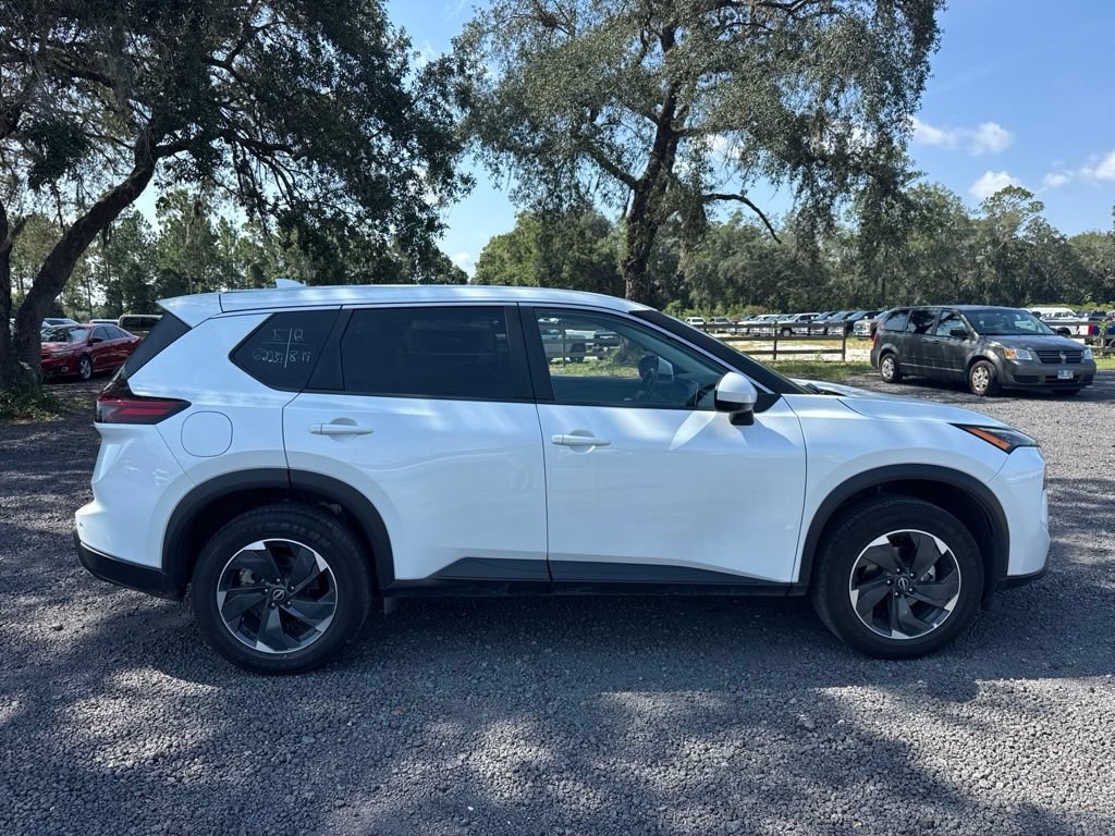 Used 2025 Nissan Rogue SV AWD/4WD image 6