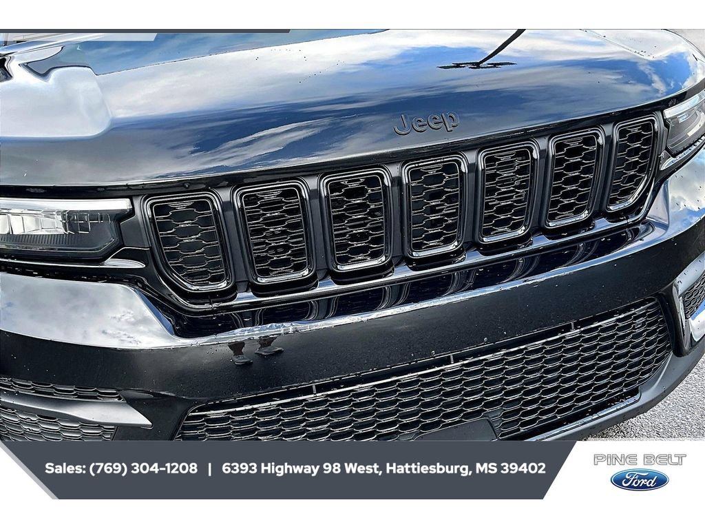 Used 2022 Jeep Grand Cherokee Altitude AWD/4WD image 22