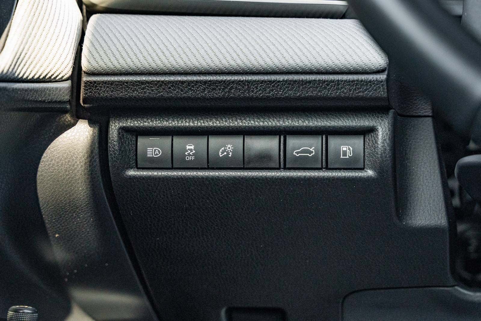 Used 2026 Toyota Camry SE FWD image 25