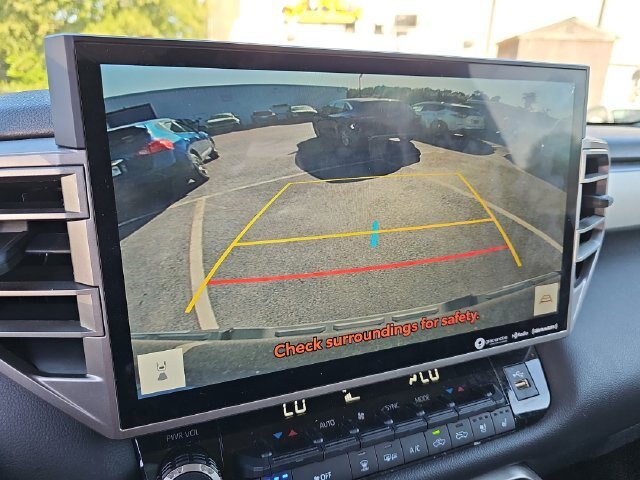 Used 2023 Toyota Tundra Limited w/ Power Package RWD image 27