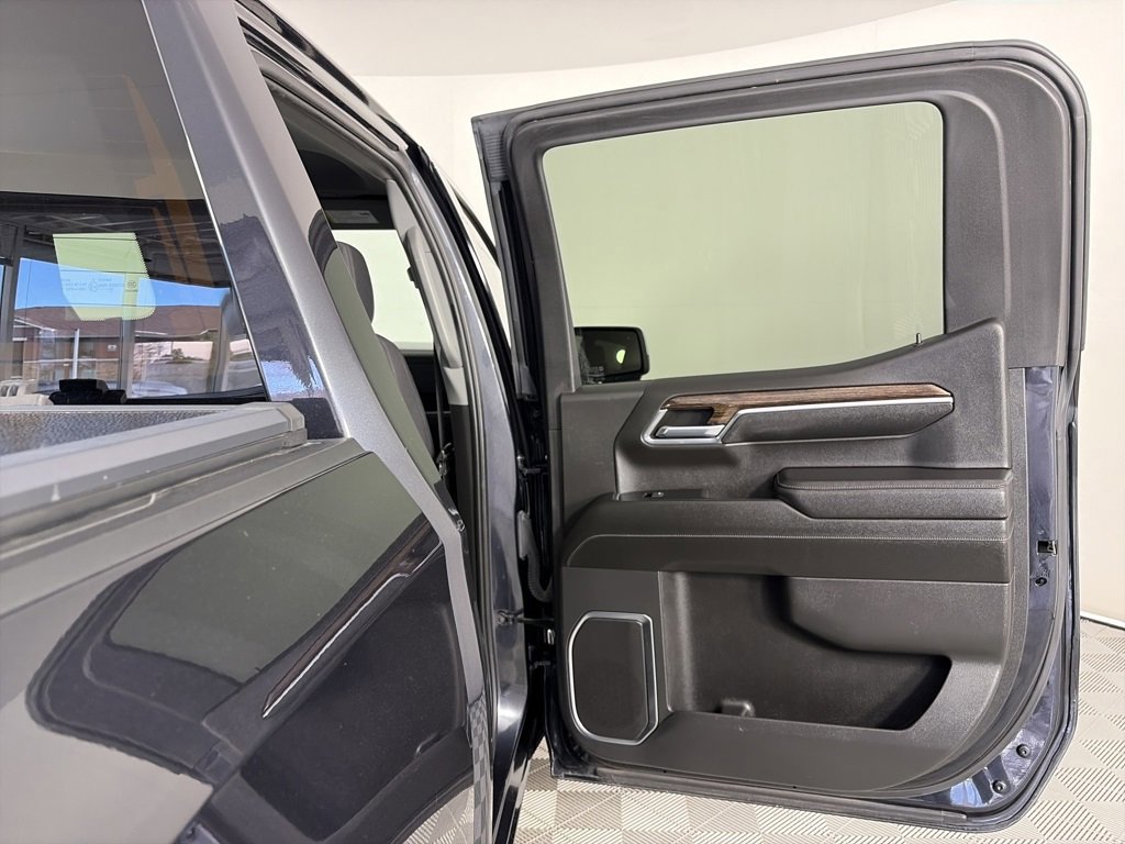 Used 2023 GMC Sierra 1500 SLE w/ Preferred Package image 28