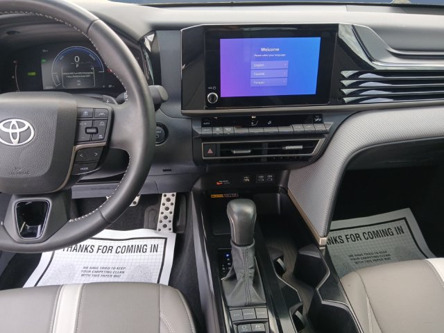 Used 2025 Toyota Camry SE w/ Convenience Package FWD image 11
