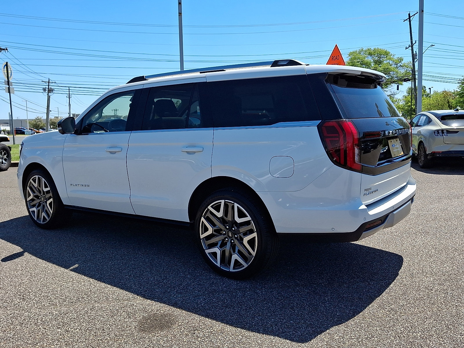 Certified 2025 Ford Expedition Platinum w/ Platinum Ultimate Package AWD/4WD image 7