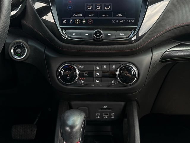 Used 2022 Chevrolet TrailBlazer RS w/ Technology Package FWD image 24