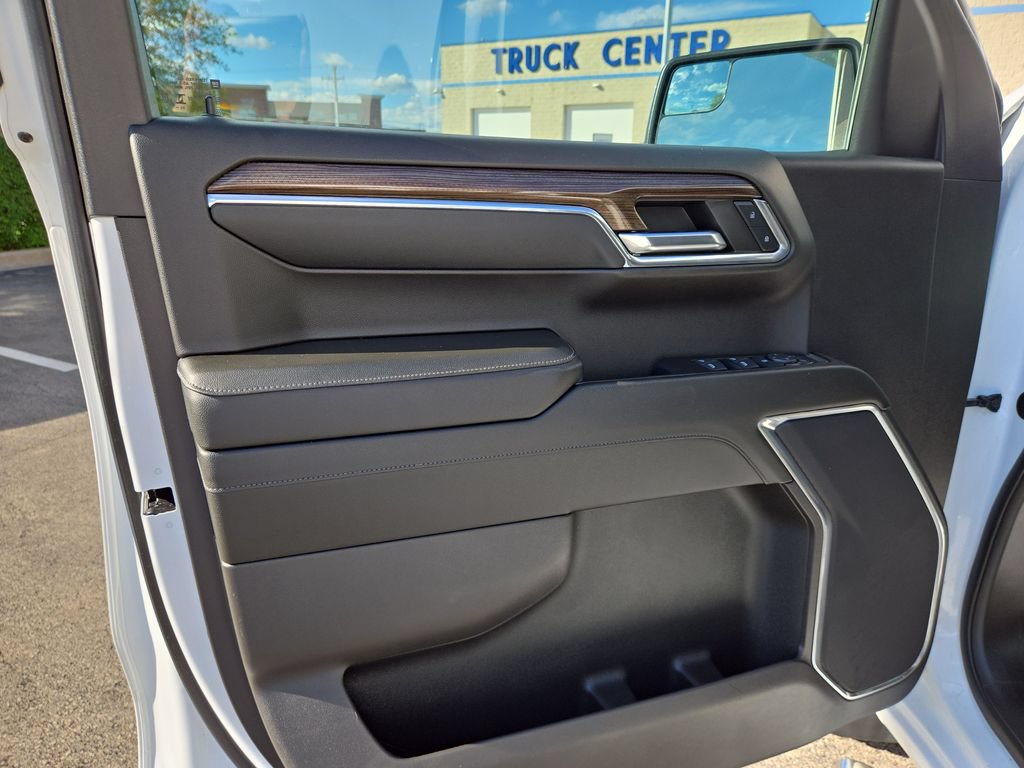 Used 2024 Chevrolet Silverado 1500 LT AWD/4WD image 17