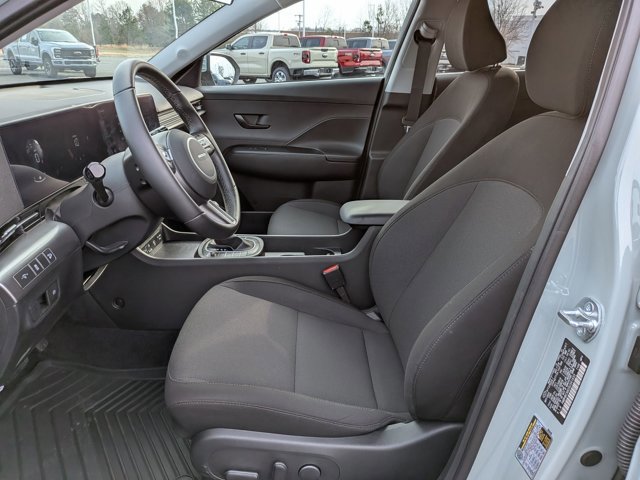 Used 2025 Hyundai Kona SEL image 15