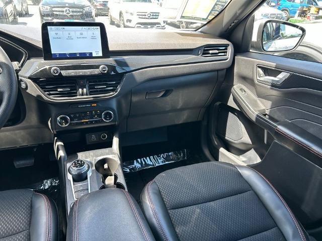 Certified 2025 Ford Escape ST-Line Select AWD/4WD image 11