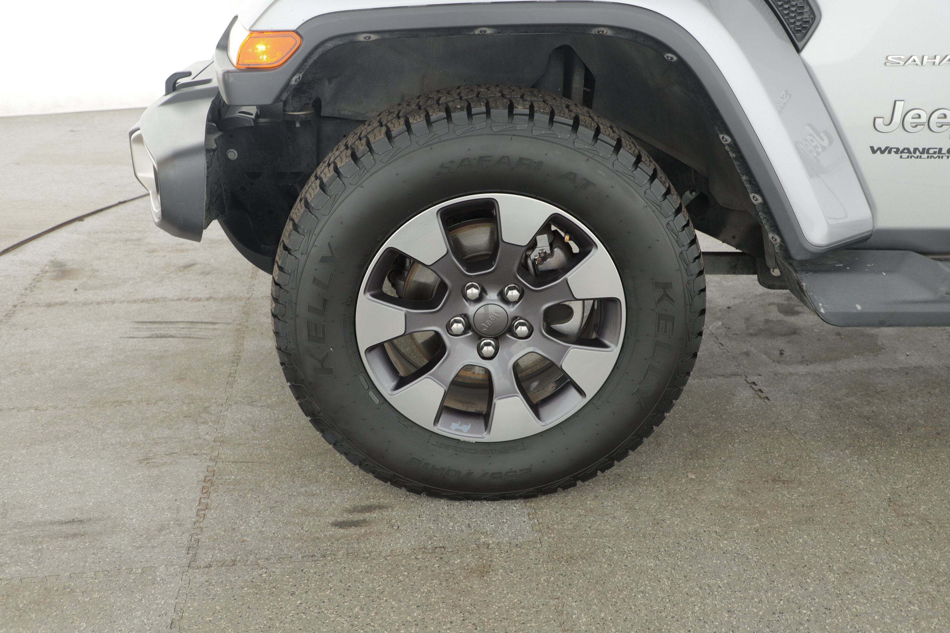 Used 2018 Jeep Wrangler Unlimited Sahara image 5