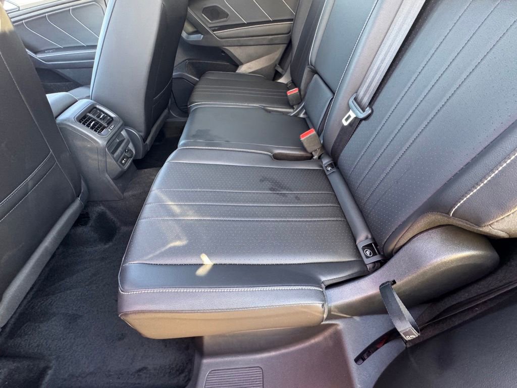 Used 2024 Volkswagen Tiguan SE R-Line FWD image 29