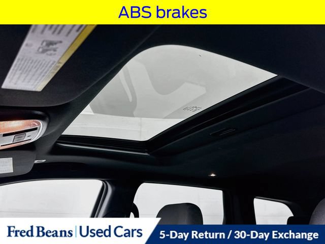 Used 2019 Jeep Grand Cherokee Laredo AWD/4WD image 27