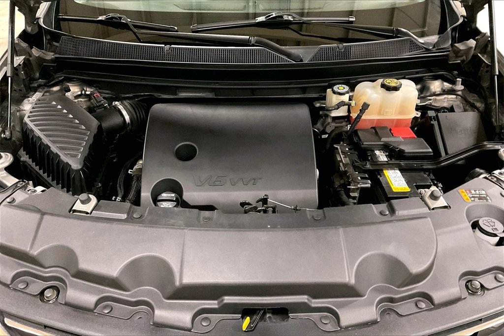 Used 2018 Chevrolet Traverse LT image 12