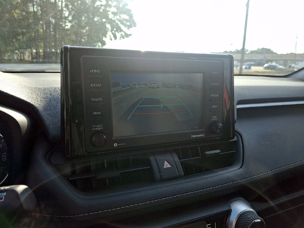 Used 2021 Toyota RAV4 XLE w/ Convenience Package FWD image 16